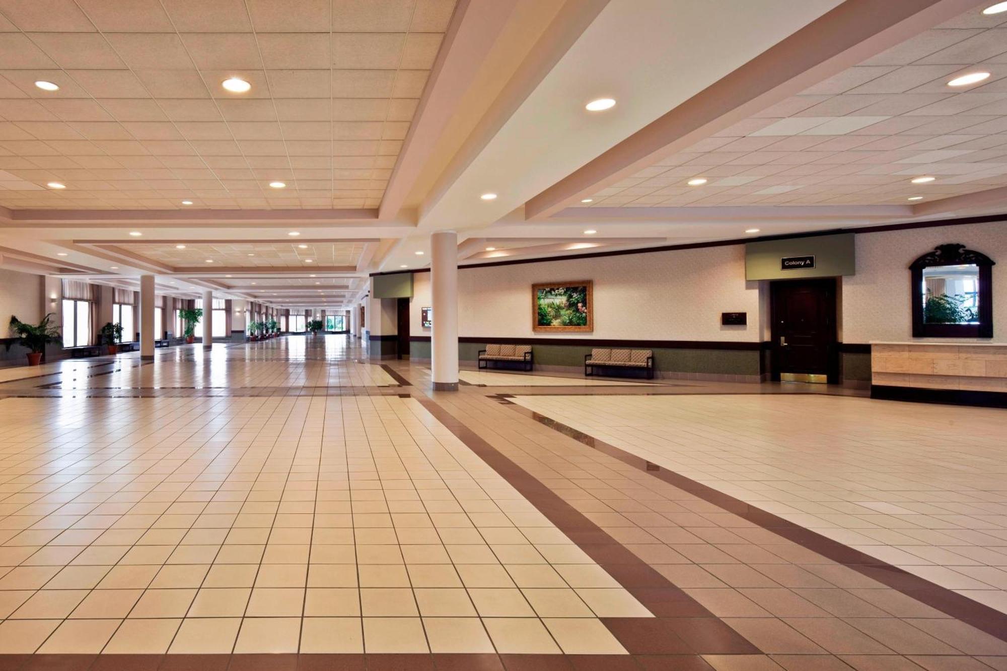 Sheraton Greensboro Exterior foto