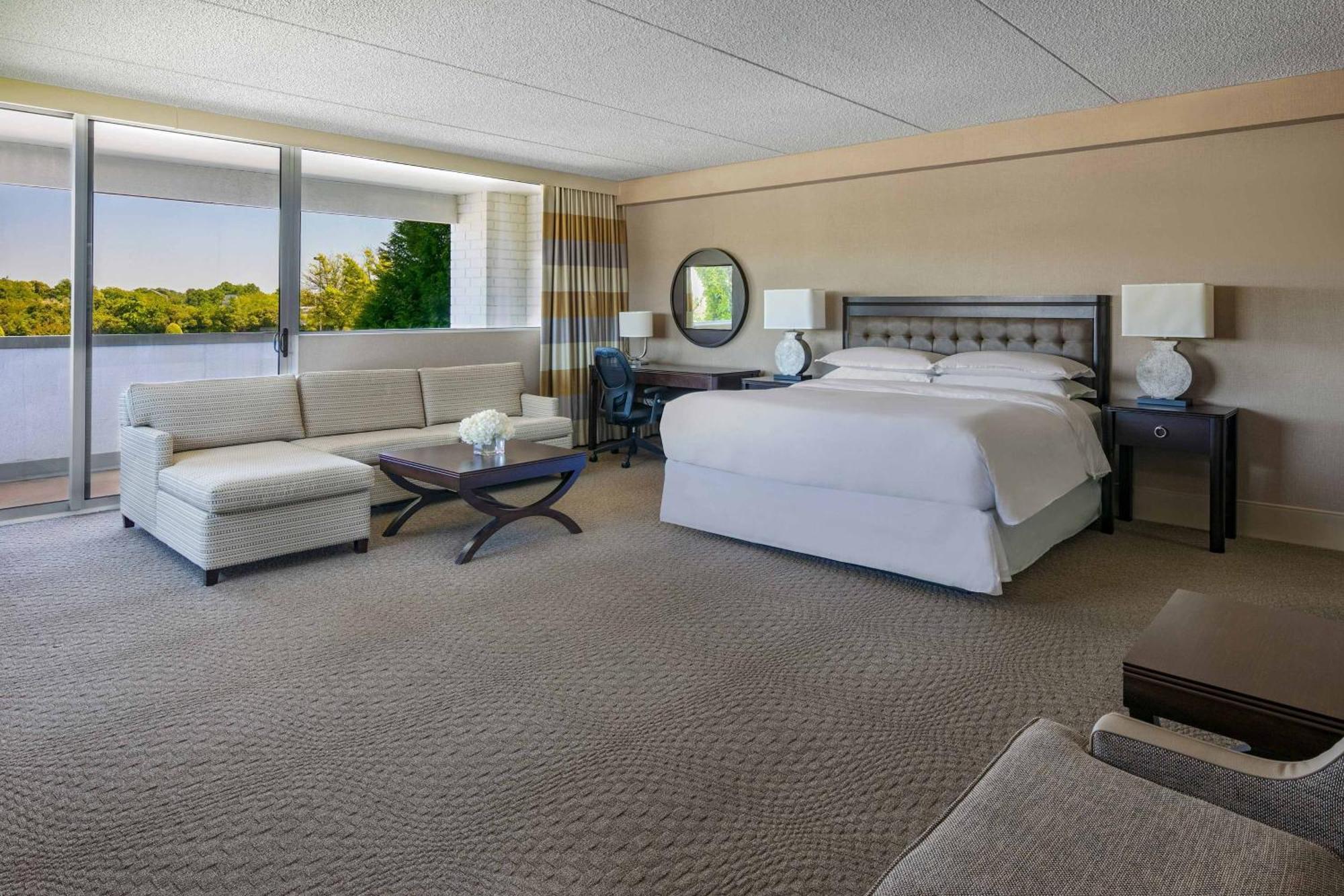 Sheraton Greensboro Exterior foto