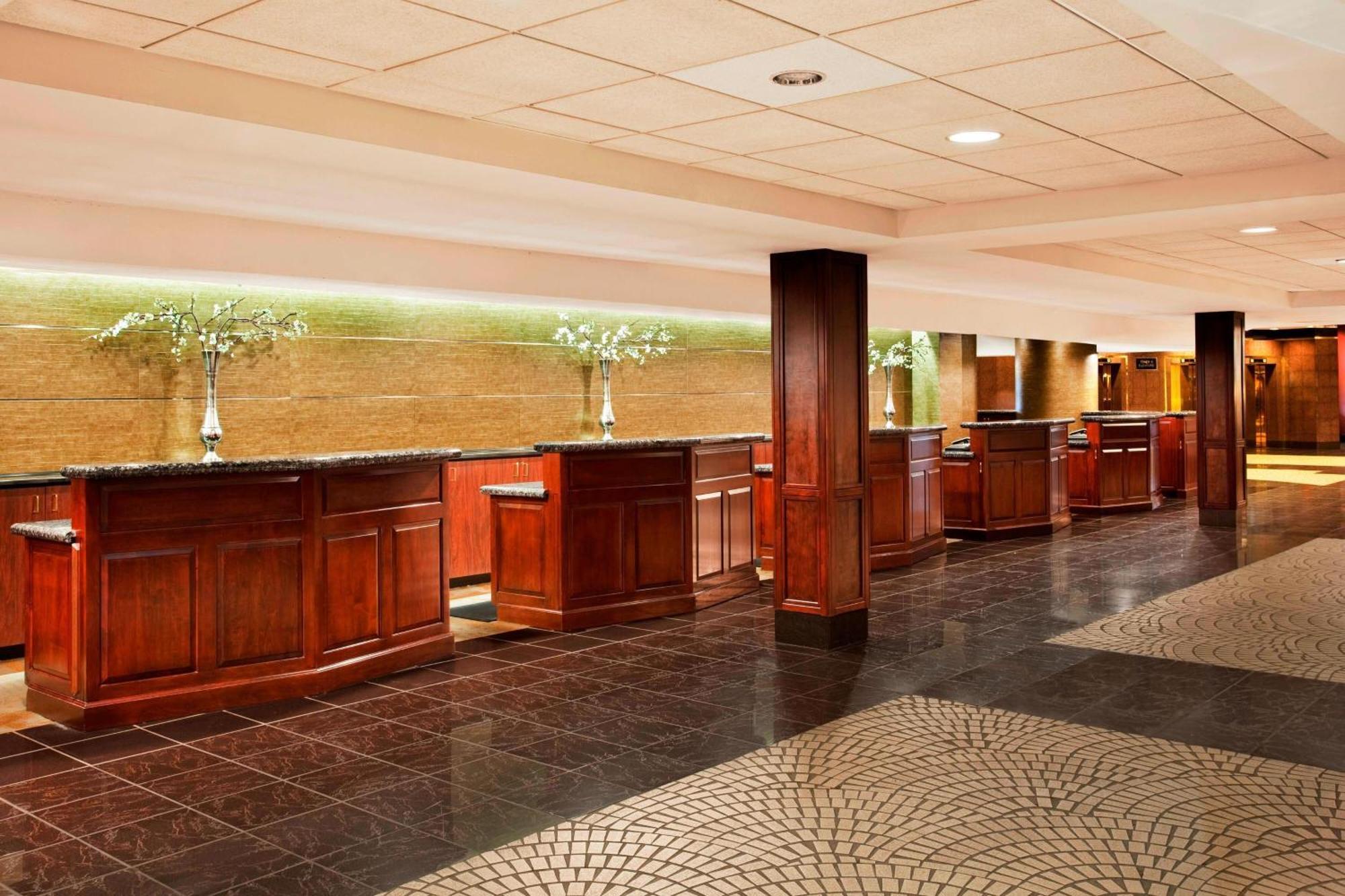 Sheraton Greensboro Exterior foto